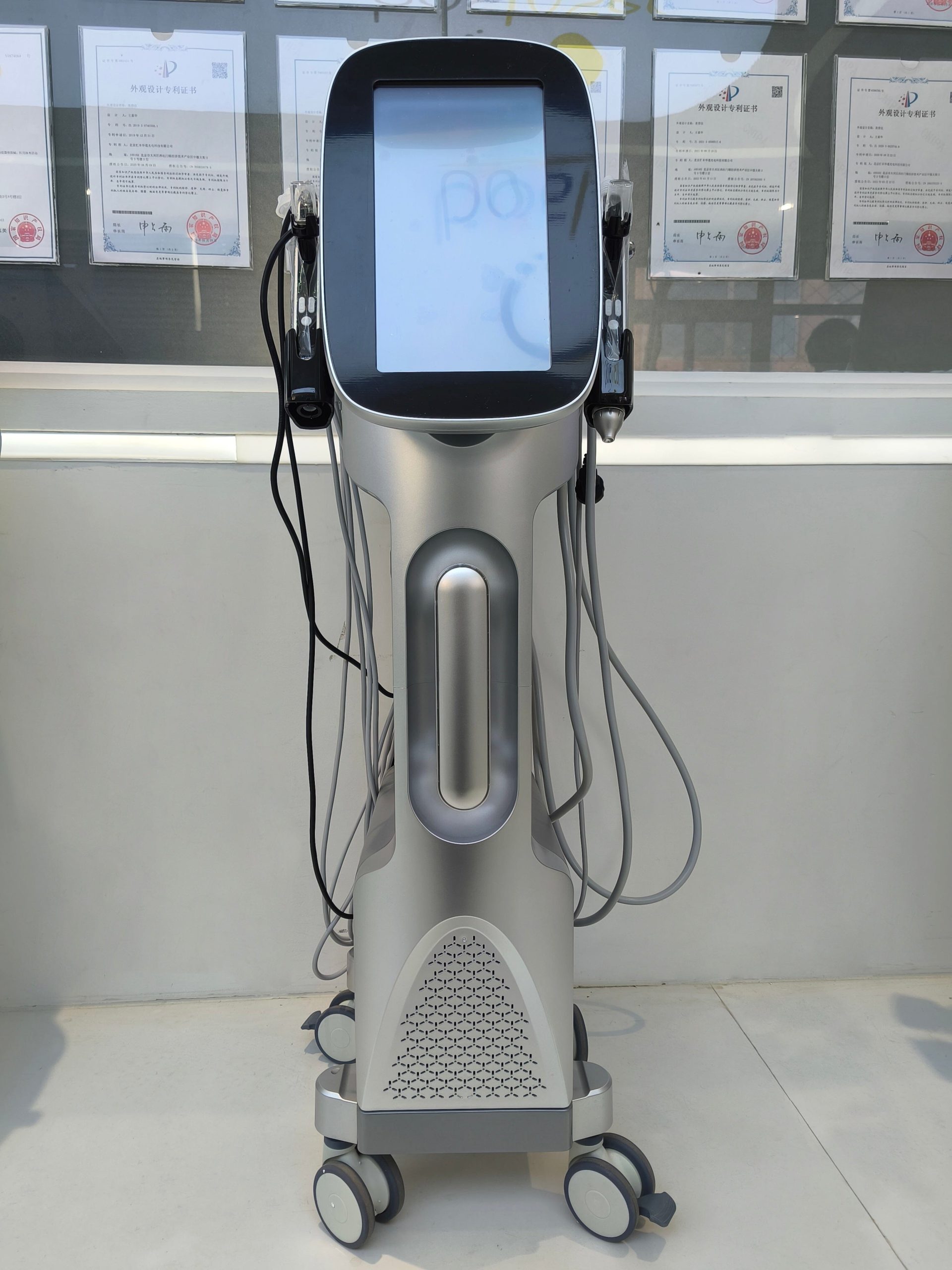 Hydrafacial Machine